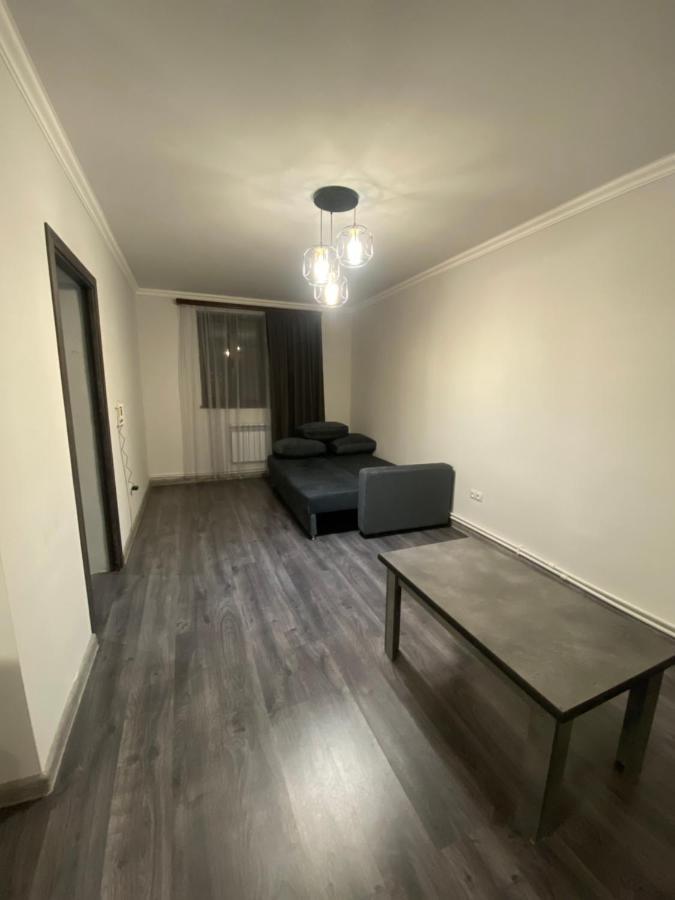 2 Cosy Apartment In Townhouse Near Airport Evn Geghanist  외부 사진