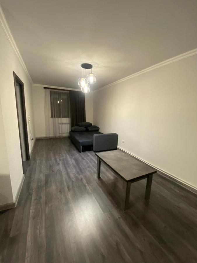 2 Cosy Apartment In Townhouse Near Airport Evn Geghanist  외부 사진