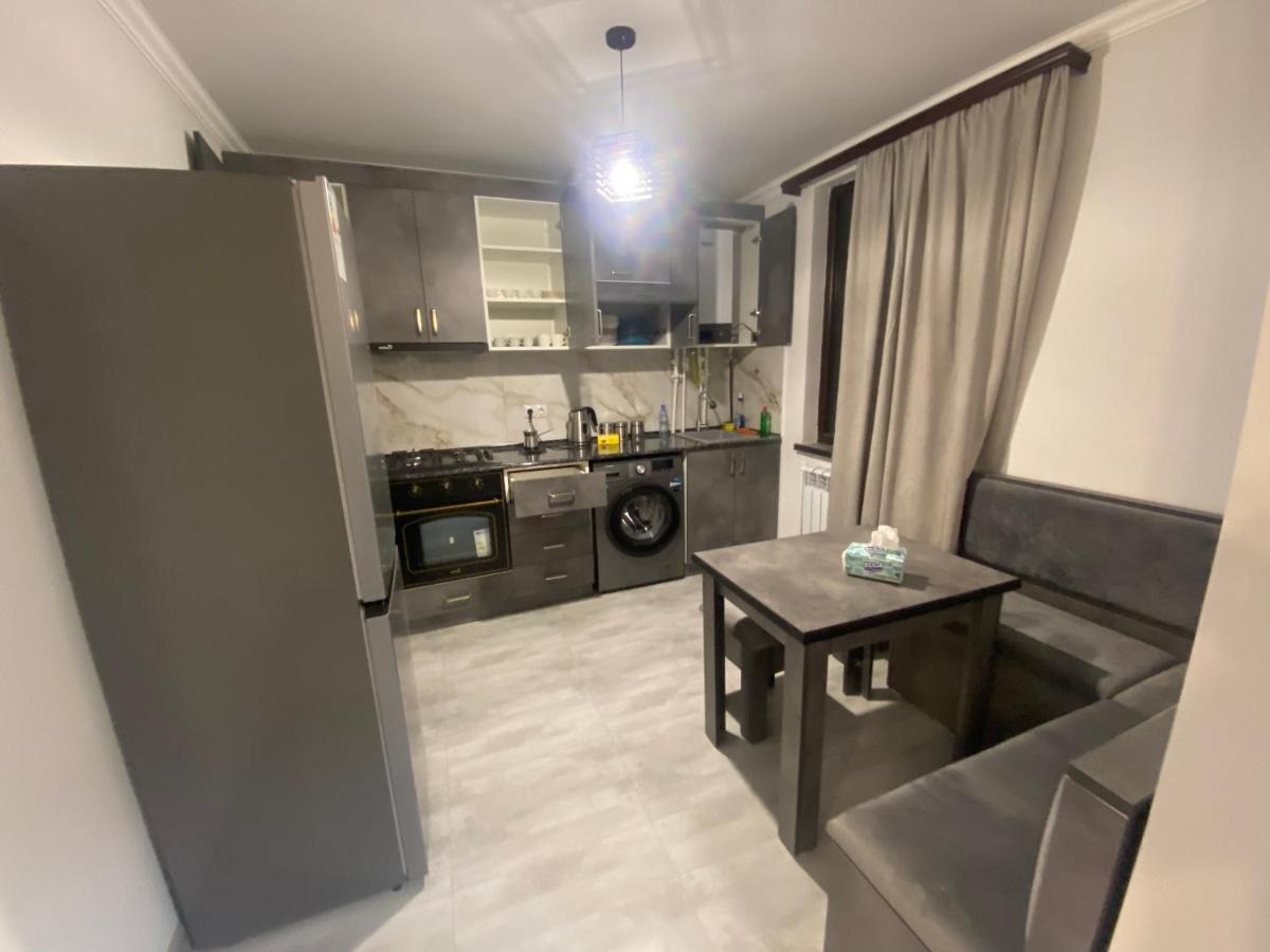 2 Cosy Apartment In Townhouse Near Airport Evn Geghanist  외부 사진